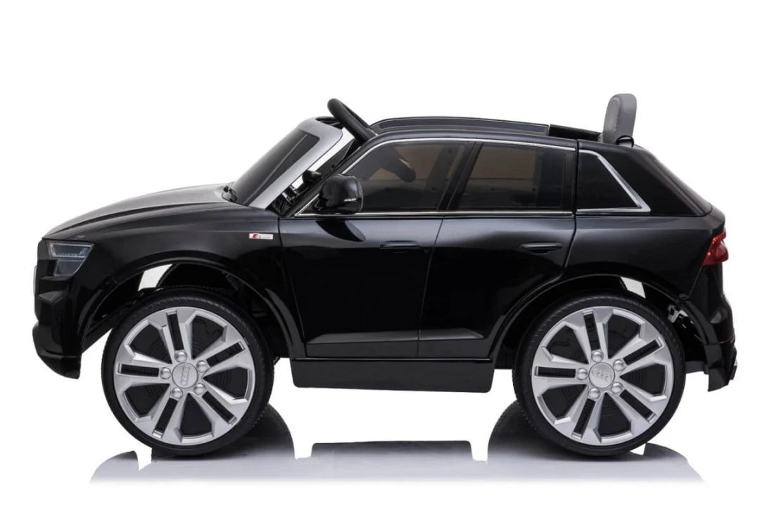 Audi Q8 Licencirani Auto Na Akumulator Crni 1.jpg