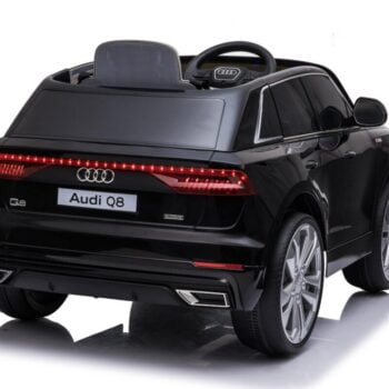 Audi Q8 Licencirani Auto Na Akumulator Crni 3.jpg