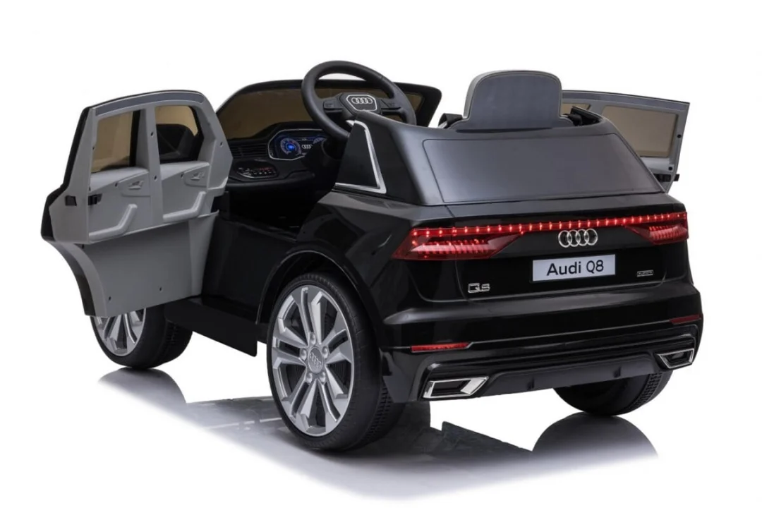 Audi Q8 Licencirani Auto Na Akumulator Crni 6.jpg