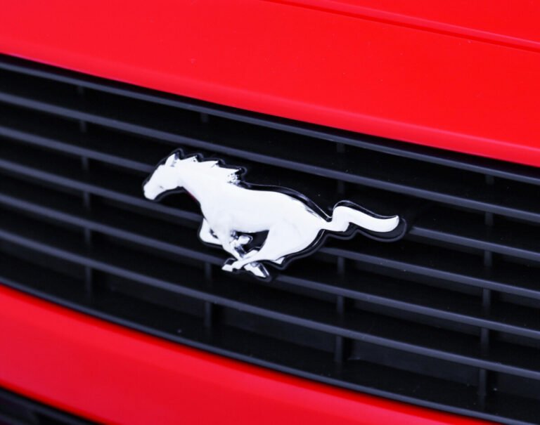 Ford Mustang Gt Crveni Auto Na Akumulator 7.jpg