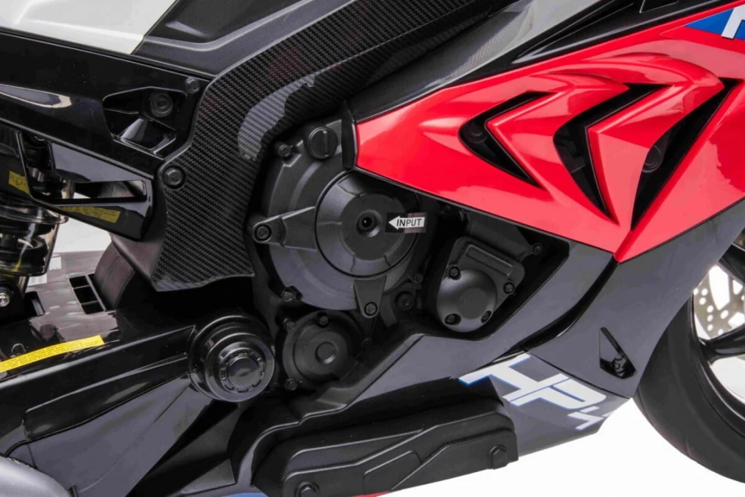 Motor Na Akumulator Bmw Hp4 Red 6 1.jpg