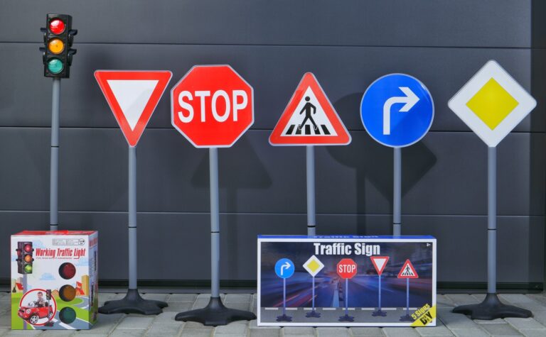 Set Prometnih Znakova 83cm Trafficsign 2 1.jpg