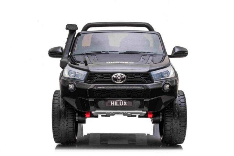 Toyota Hilux Crna Auto Na Akumulator 1.jpg