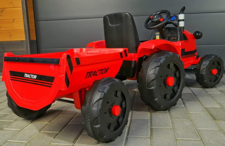Traktor Na Akumulator Crveni Vargas 2.jpg
