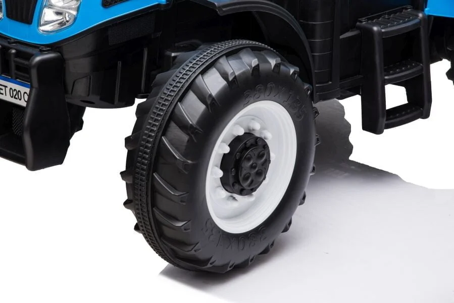 Traktor Na Akumulator New Holland 6.jpg