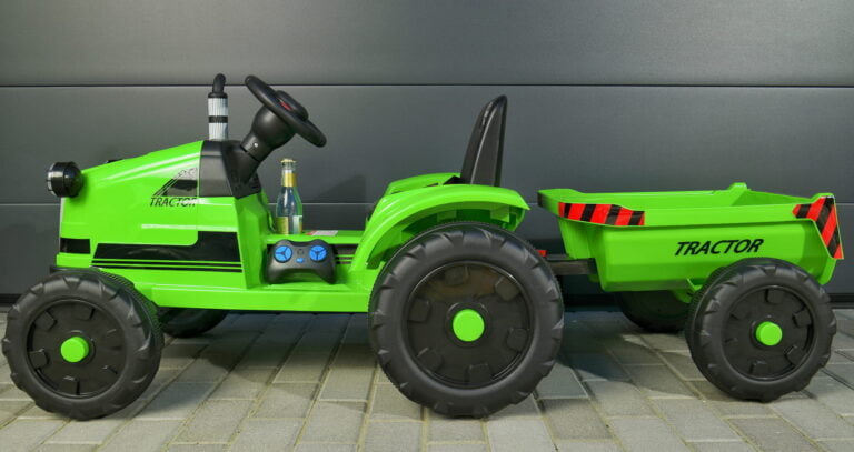 Traktor Na Akumulator Zeleni Vargas 1.jpg
