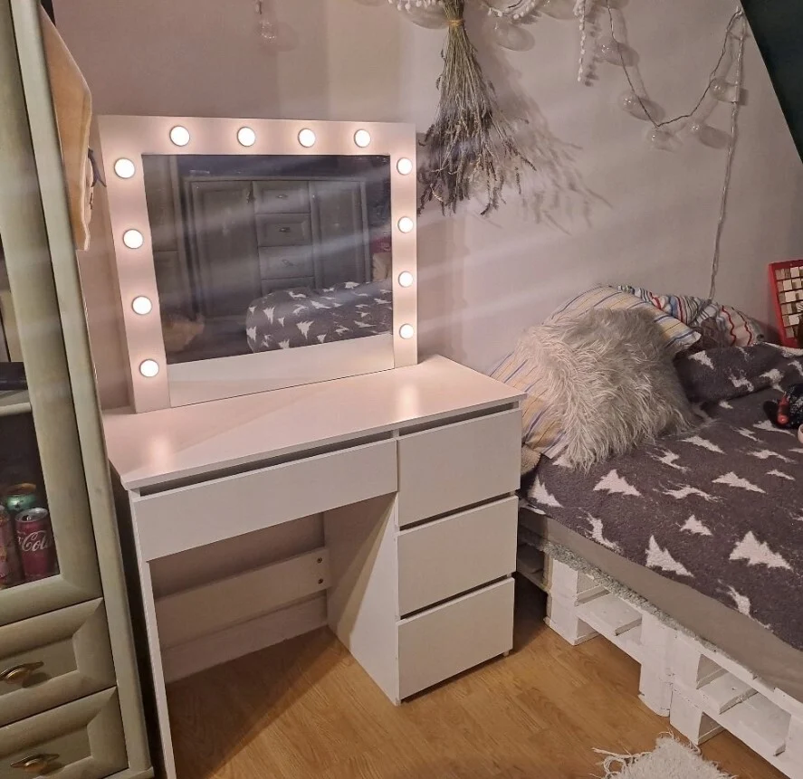 Toaletni Stol Hollywood Vanity Live 1