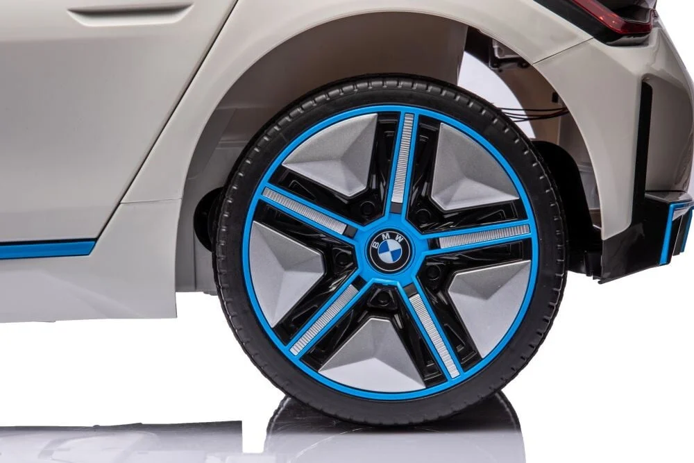 Auto Na Akumulator Bmw I4 Bijeli Limited 5.jpg