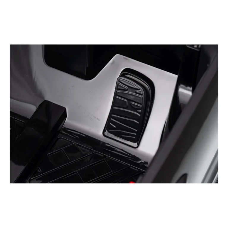 Mercedes Cle 53 Black Auto Na Akumulator 10