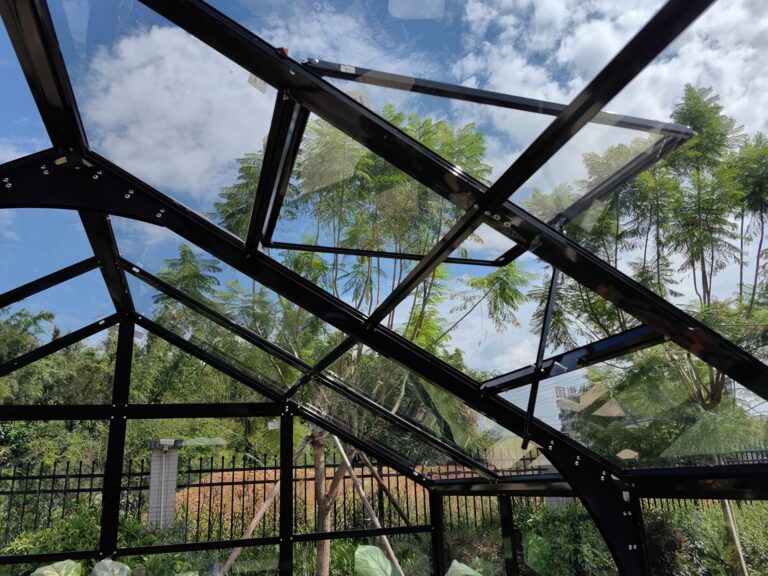 Premium Staklenik Polikarbonatni 278x278cm Crni Cultivo 2