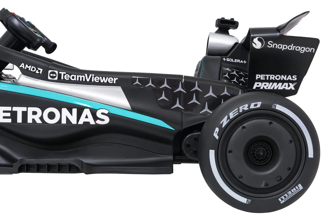 AMG PETRONAS F1 na akumulator crni + daljinski_25