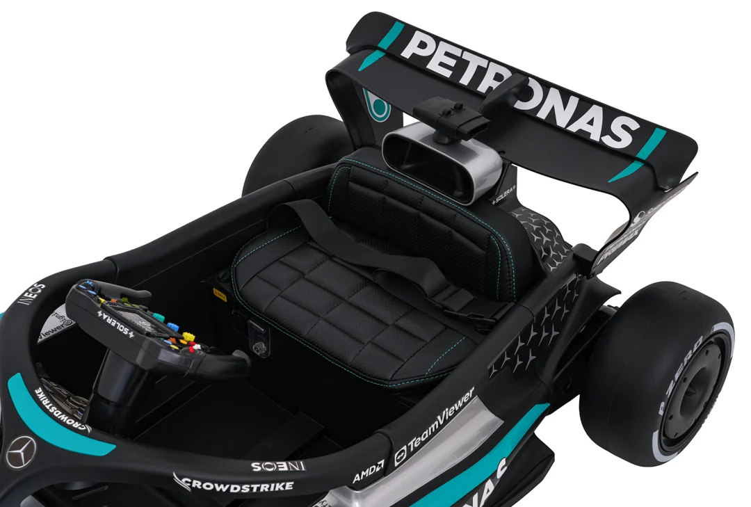 AMG PETRONAS F1 na akumulator crni + daljinski_28
