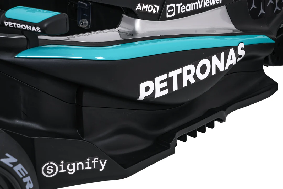 AMG PETRONAS F1 na akumulator crni + daljinski_30