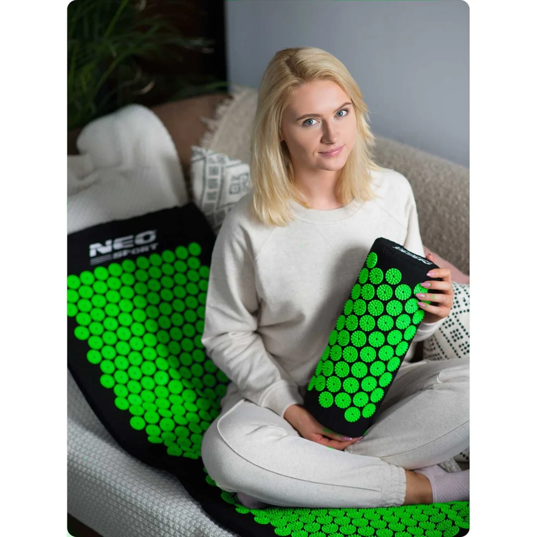 Akupresurna prostirka s bodljama Neo-Sport NS-901, crna i zelena_3
