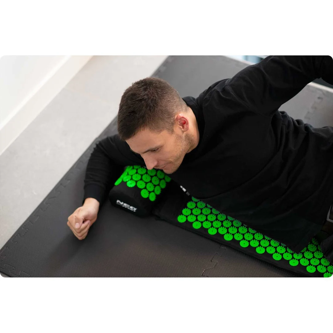 Akupresurna prostirka s bodljama Neo-Sport NS-901, crna i zelena_5