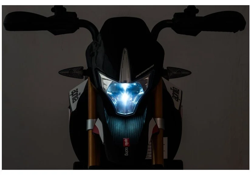 Aprilia A007 električni motocikl, crni motor na akumulator_8