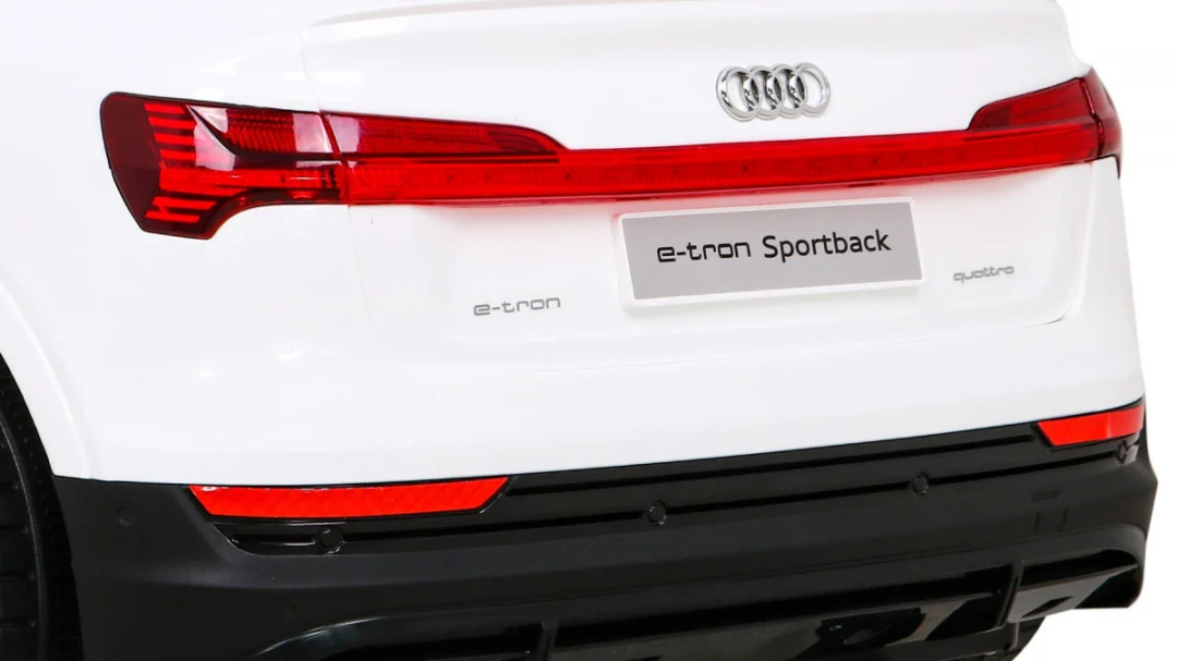 Audi E-Tron Sportback za djecu bijela + daljinski upravljač + 4x4 pogon + spori start + MP3 radio +_11