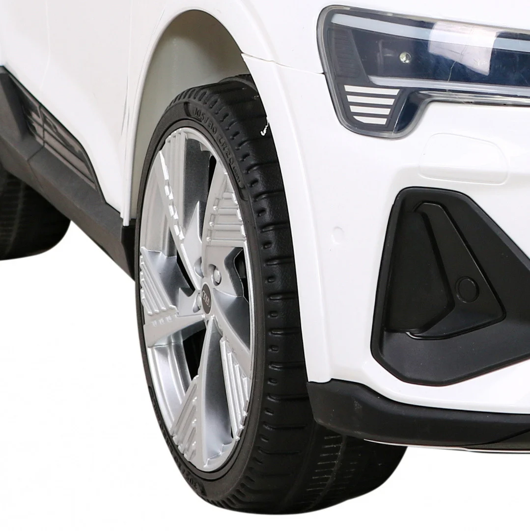 Audi E-Tron Sportback za djecu bijela + daljinski upravljač + 4x4 pogon + spori start + MP3 radio +_12
