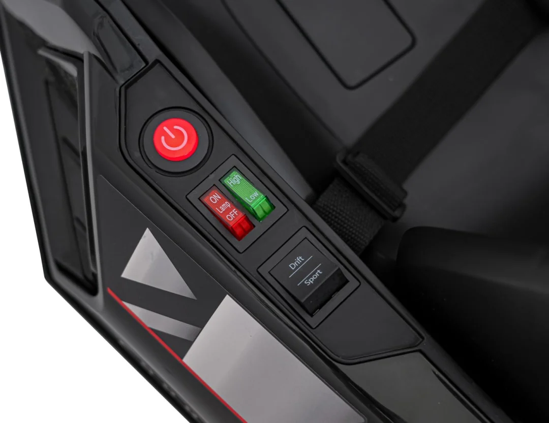 Audi Gokart s funkcijom driftanja, bijela boja auto na akumulator_11