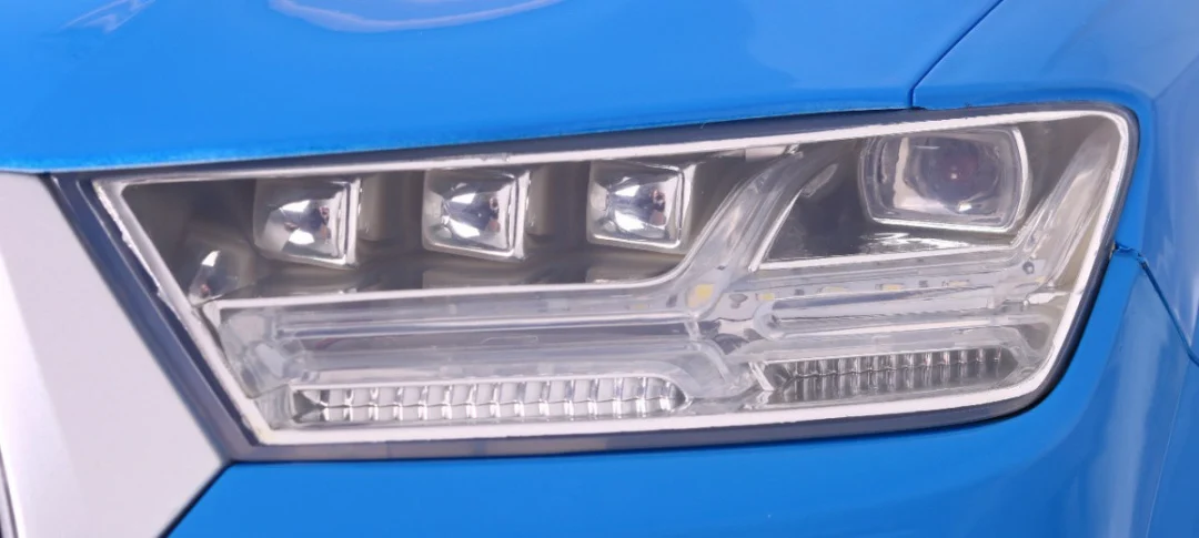 Audi Q7 Lift baterija za djecu plava boja + daljinski upravljač + spori start + EVA + MP3 LED_2