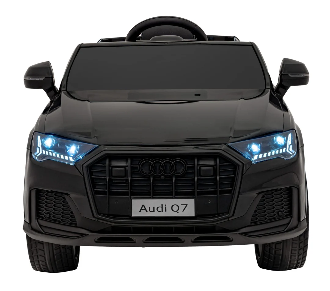 Audi Q7 Lift crno vozilo_4