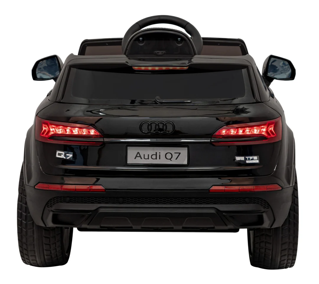 Audi Q7 Lift crno vozilo_8