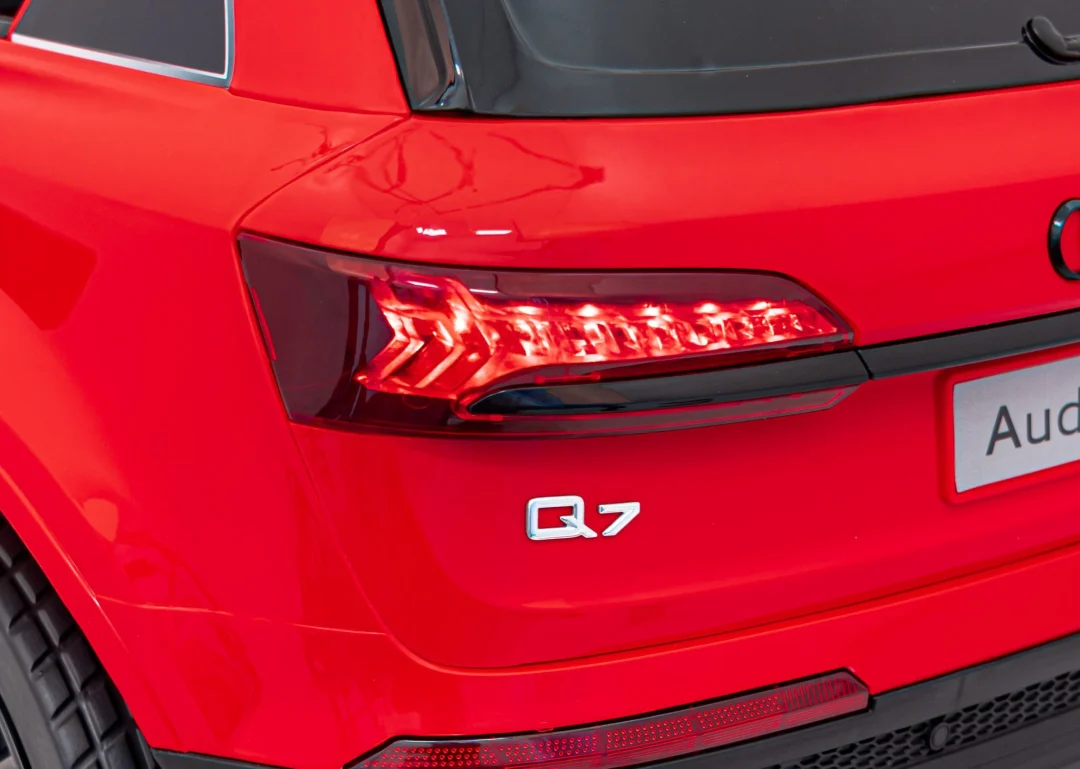 Audi Q7 Lift crveni SUV, crvena_18
