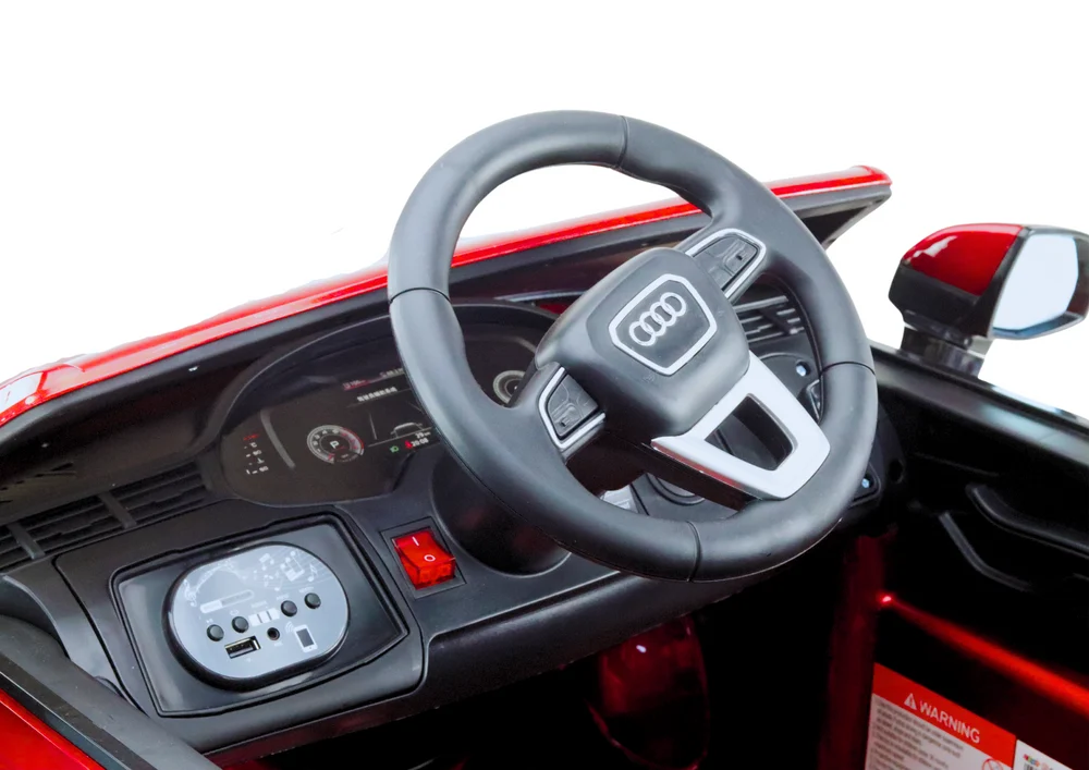 Audi Q7 crveni auto na akumulator_5