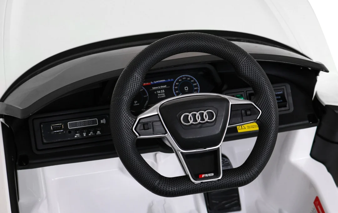 Audi RS E-Tron GT na baterije bijeli + daljinski upravljač + 4x4 pogon + MP3 radio + LED, bijela_9