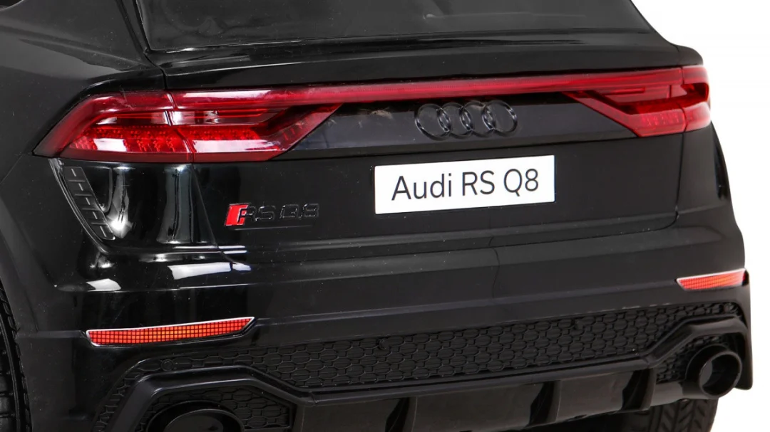 Audi RS Q8 automobil na akumulator, crni_13