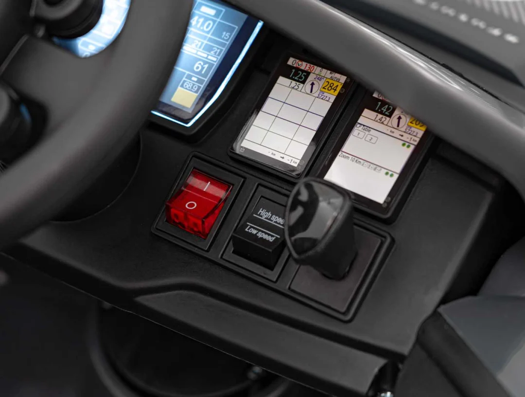 Audi RSQ E-TRON sivo vozilo_14