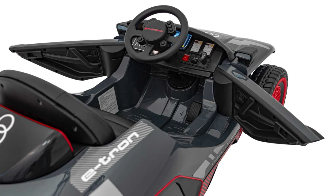 Audi RSQ E-TRON sivo vozilo_16