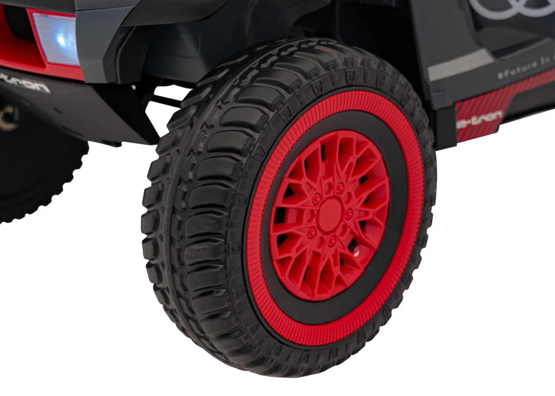 Audi RSQ E-TRON sivo vozilo_18