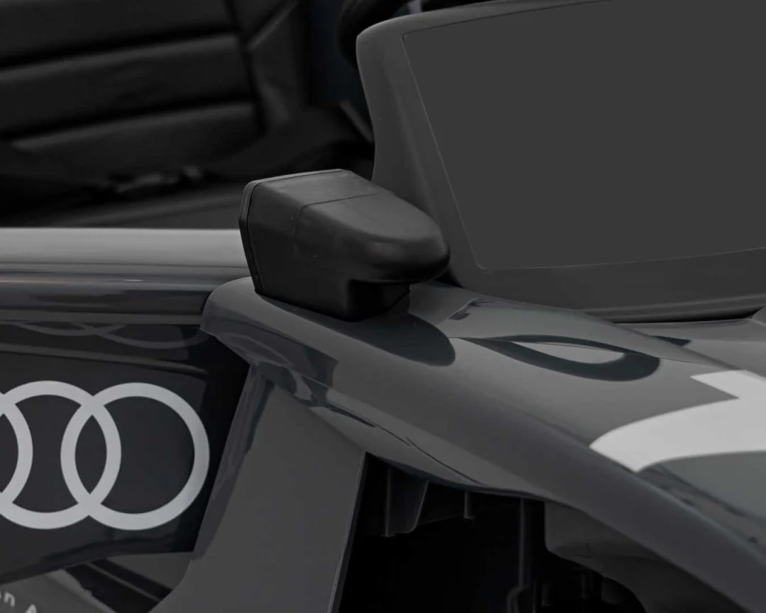 Audi RSQ E-TRON sivo vozilo_21