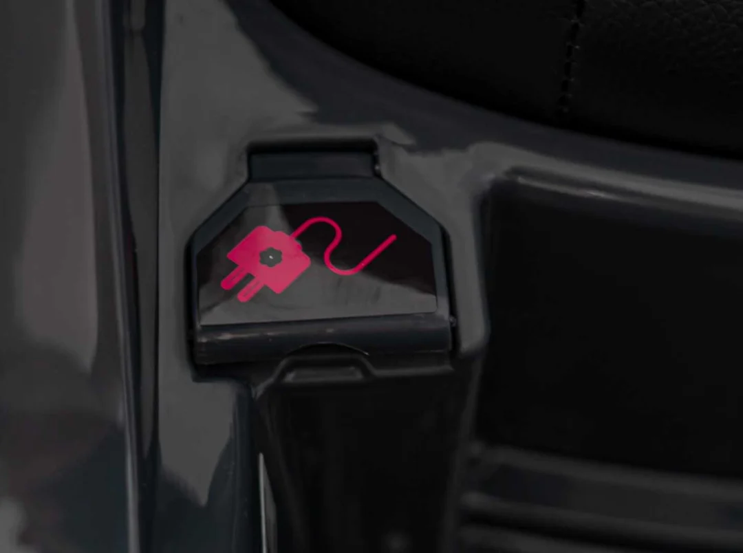 Audi RSQ E-TRON sivo vozilo_22