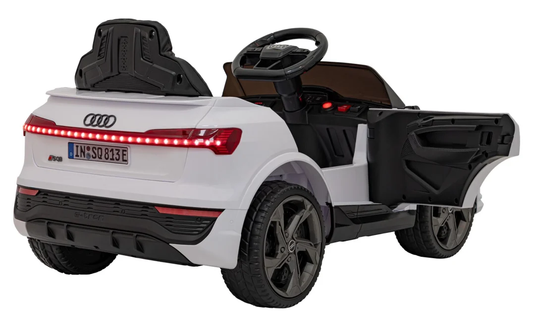 Audi SQ8 bijelo vozilo_18