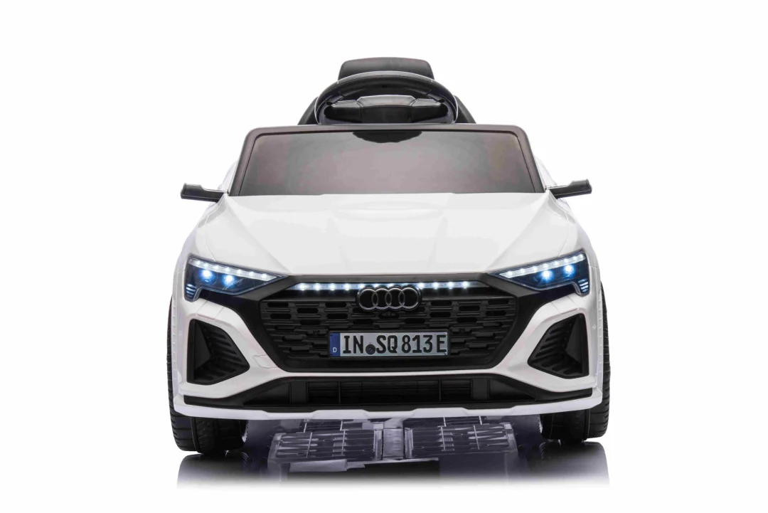 Audi SQ8 bijelo vozilo_19