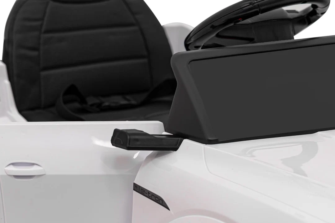 Audi SQ8 bijelo vozilo_27