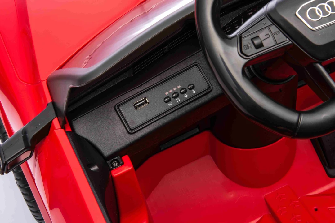 Audi SQ8 crveno vozilo_10