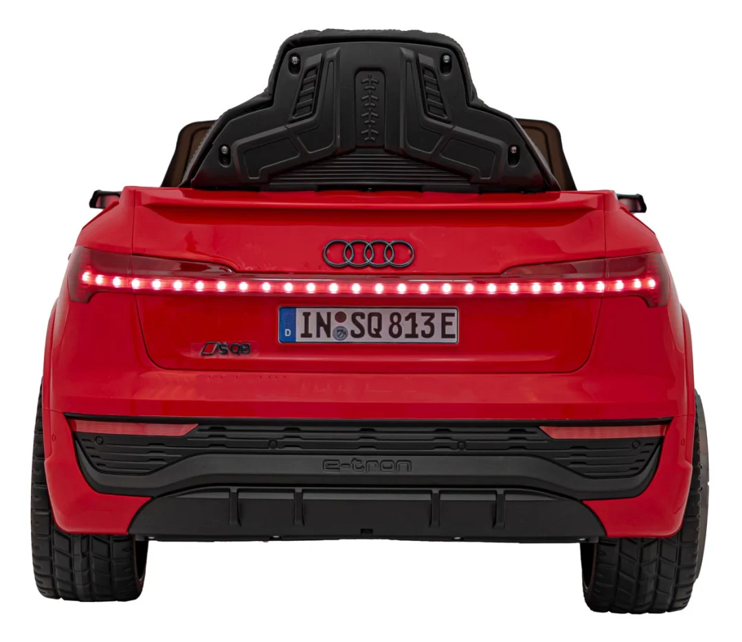 Audi SQ8 crveno vozilo_15