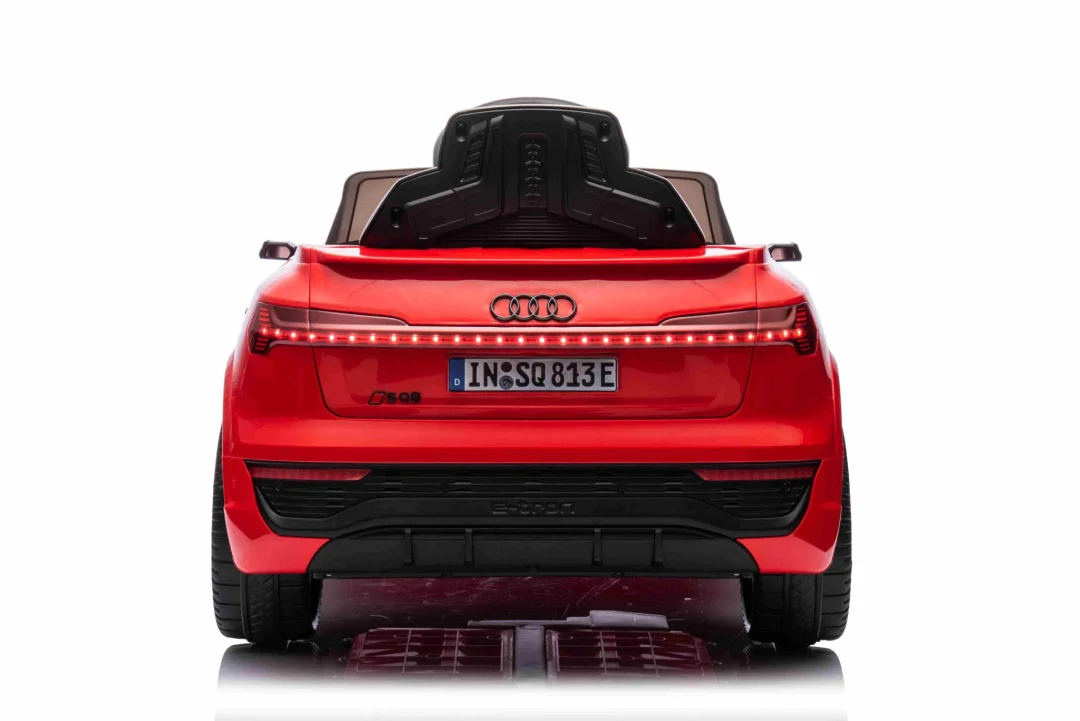 Audi SQ8 crveno vozilo_20