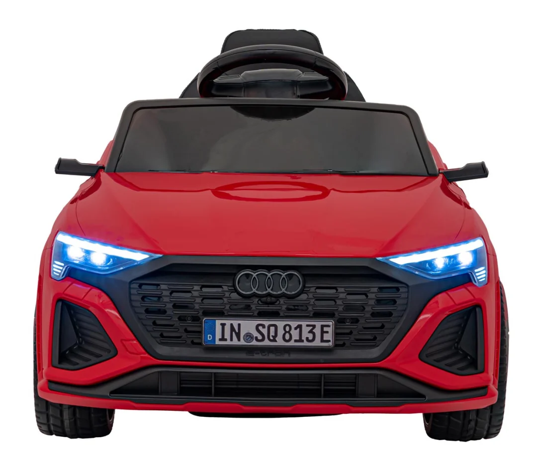 Audi SQ8 crveno vozilo_7