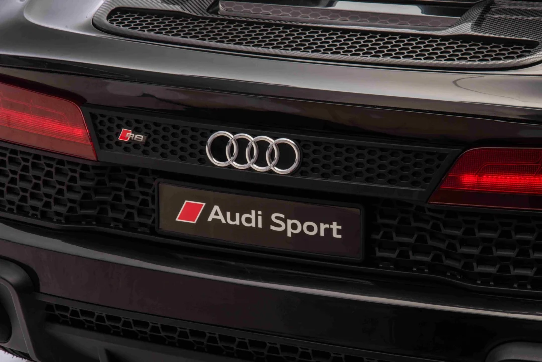 Audi Spyder R8 LIFT crno vozilo_41