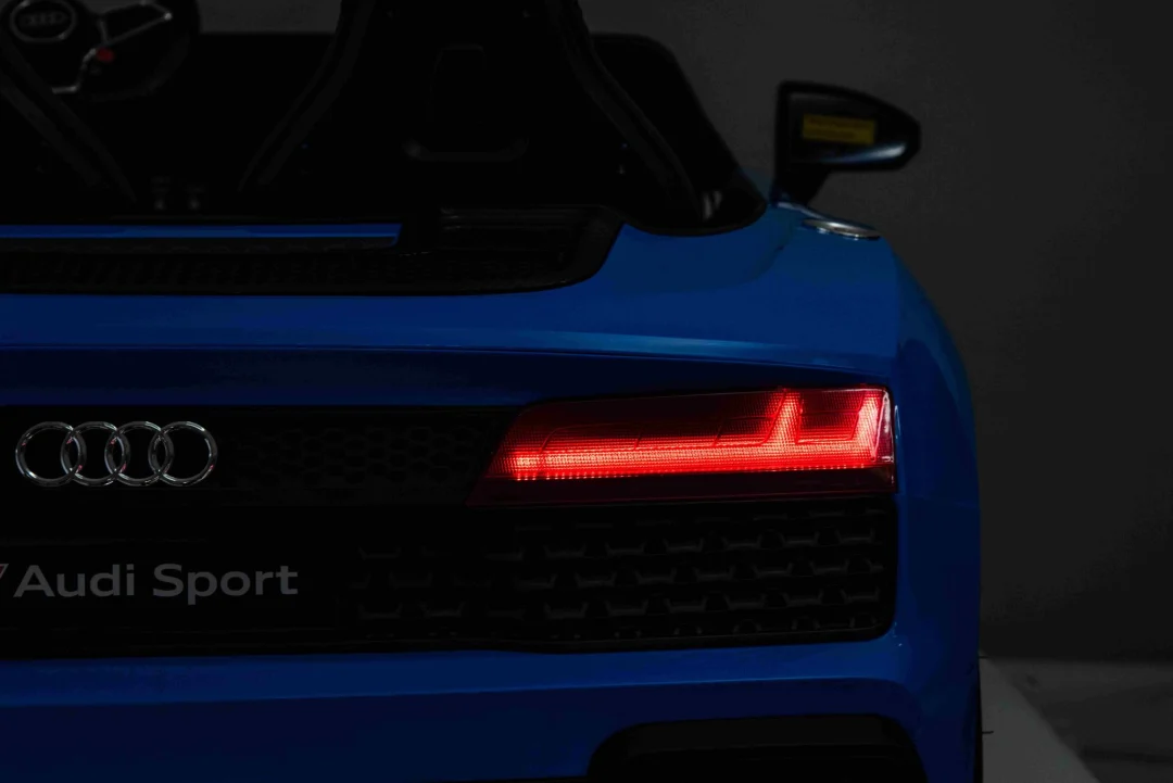 Audi Spyder R8 LIFT plavo vozilo_46