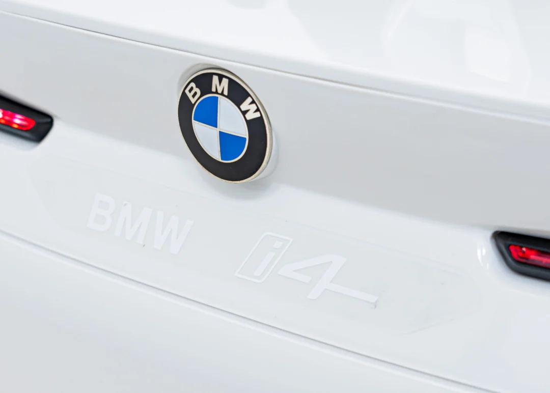 BMW i4 Dječji automobil na baterije, bijeli + spori start + EVA + eko koža + audio LED, bijela_19