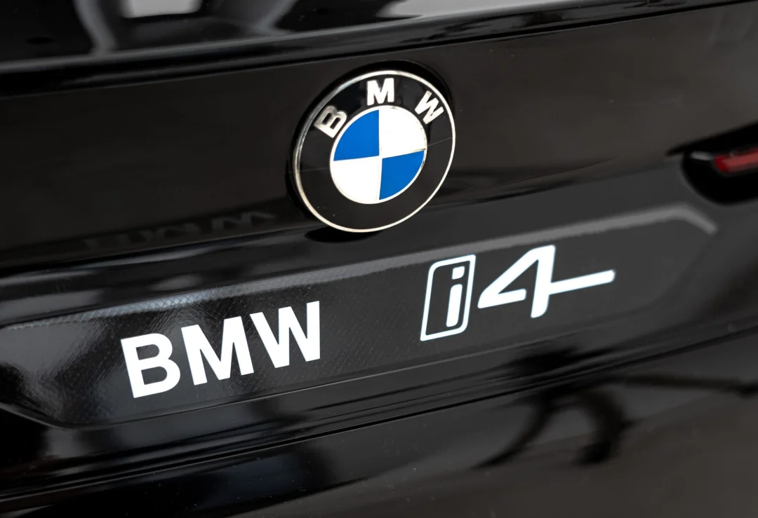 BMW i4 Dječji automobil na baterije, crni + spori start + EVA + eko koža + audio LED, crna_19