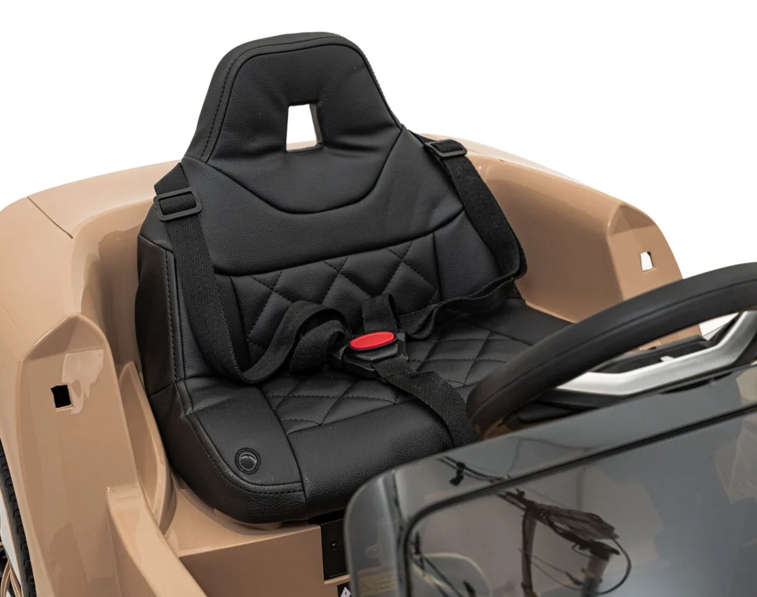 BMW i4 automobil na akumulator, zlatni_14