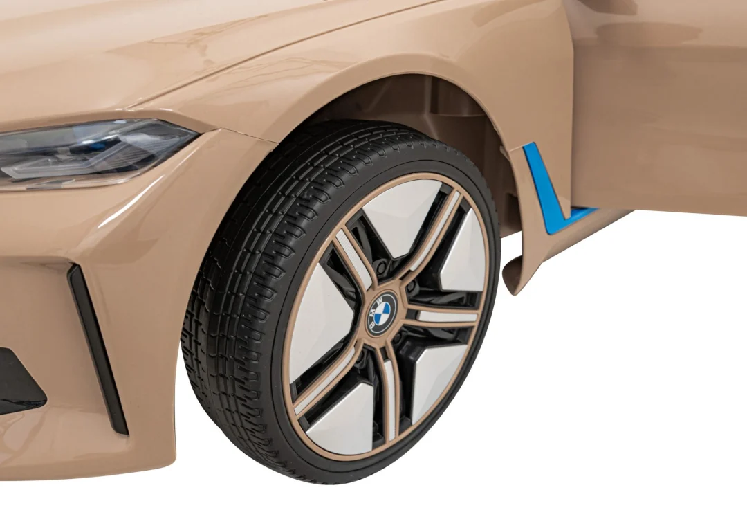 BMW i4 automobil na akumulator, zlatni_16