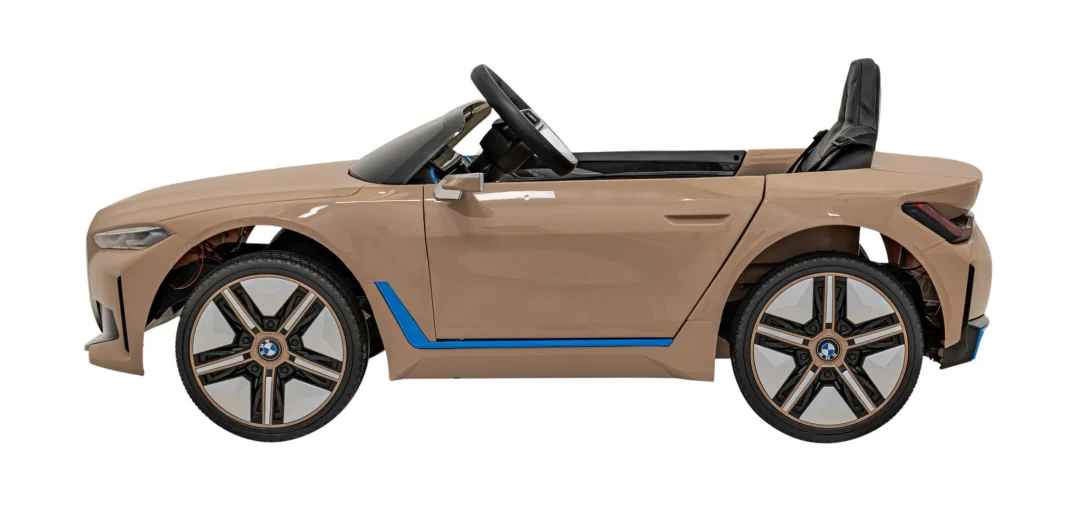 BMW i4 automobil na akumulator, zlatni_5