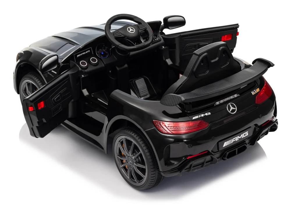 Crni automobil na baterije Mercedes GTR_10